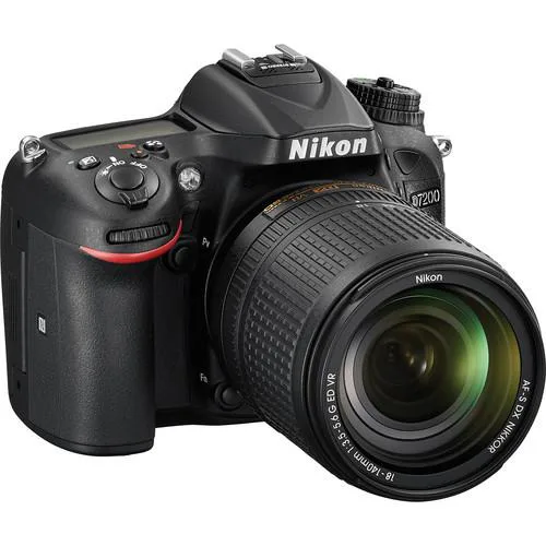 دوربین عکاسی نیکون Nikon D7200 با لنز 140-18 VR (دست دوم)