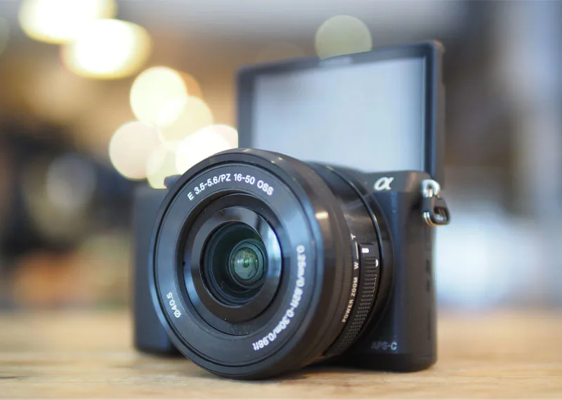 نمایی از دوربین Sony alpha a6400
