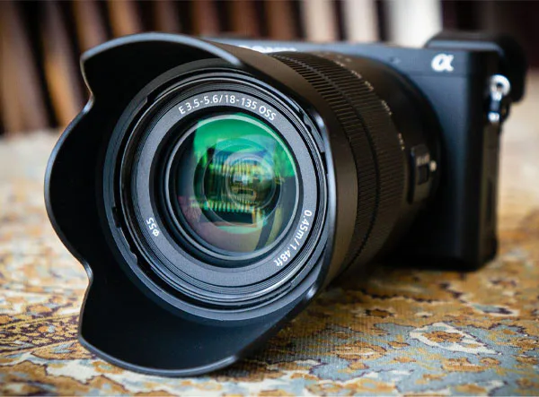 لنزسونی مدل Sony E 18-135mm f/3.5-5.6 OSS