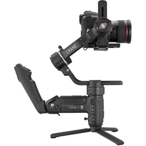 تصویر از نمای کناری پک کریتیو کرین ۳ اس Zhiyun-Tech CRANE 3S Creative Pack و دوربین سوار شده روی ان