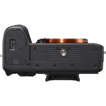نمای زیر دوربین سونی a7 III با لنز 70-28