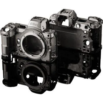 دوربین عکاسی بدون آینه نیکون Z 7II بالنز 70-24 میلیمتر