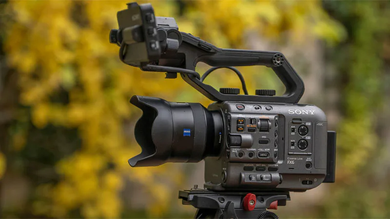دوربین سینمایی سونی Sony FX6 Full-Frame Cinema Camera Body Only