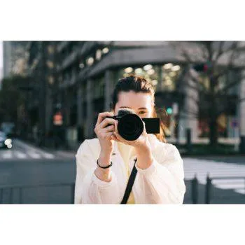 تصویر دوربین Sony ZV-E10 در هنگام عکاسی