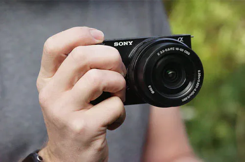اندازه کوچک دوربین عکاسی Sony ZV-E10 with 16-50mm