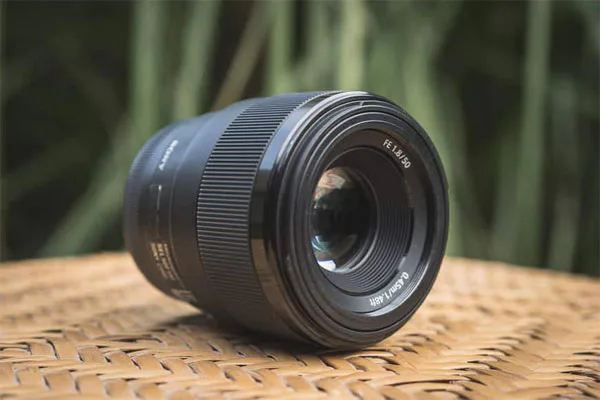 نمای روبرویی لنز سونی Sony FE 50mm f/1.8 Lens