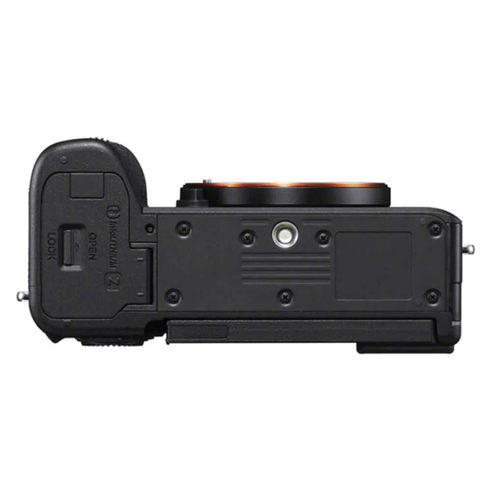 نمای زیرین دوربین عکاسی بدون آینه سونی Sony a7C II Mirrorless body