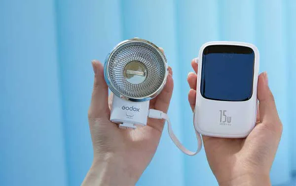 فلاش دوربین گودکس Godox Lux Elf Camera Flash و ابعاد کوچک