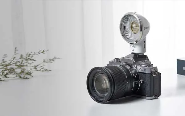فلاش دوربین گودکس Godox Lux Elf Camera Flash روی دوربین